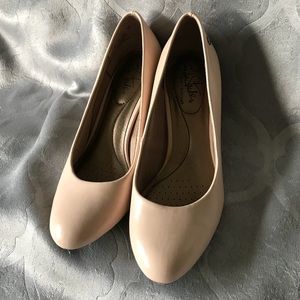 Life stride pink heels. Size 6.5